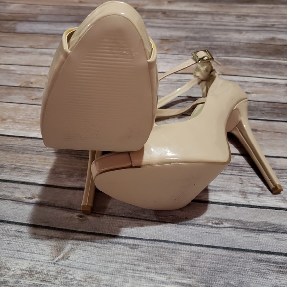 Plateform Nude Pumps - Picture 4 of 4